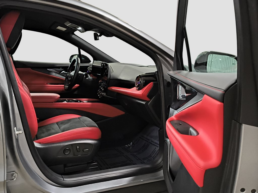 Photo 30 of this Chevrolet Blazer EV