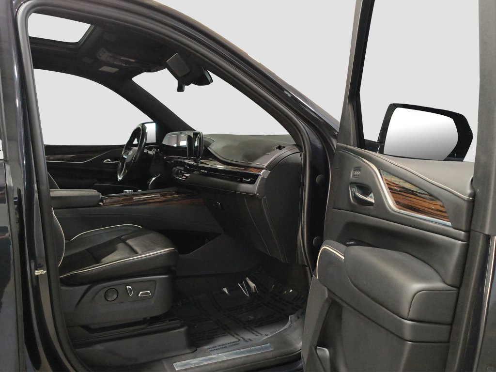 Photo 17 of this Cadillac Escalade ESV