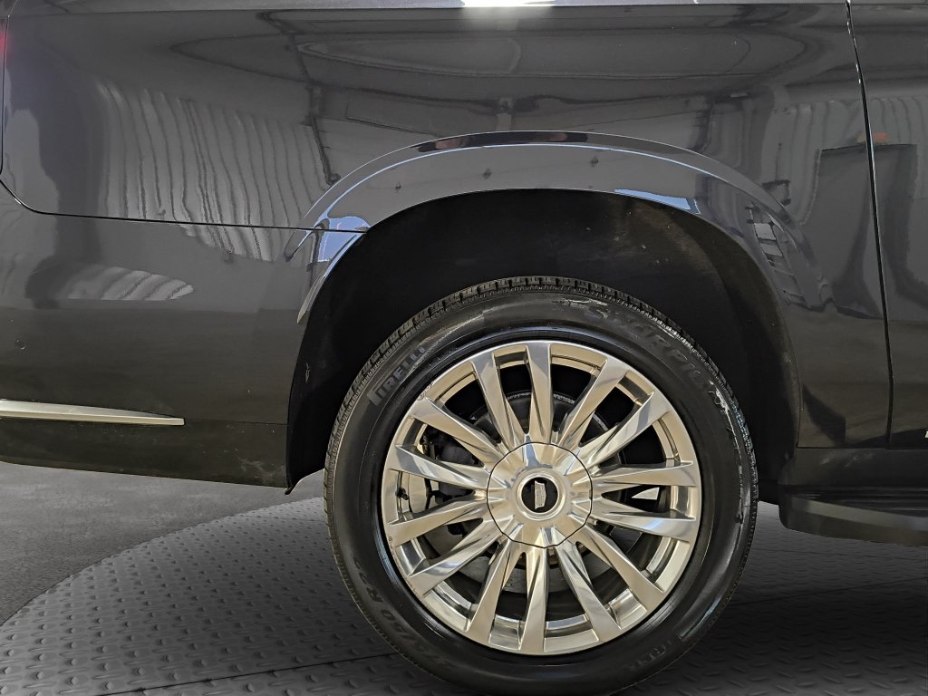 Photo 26 of this Cadillac Escalade ESV