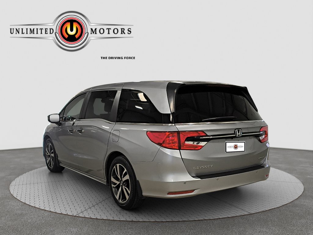 Photo 3 of this Honda Odyssey