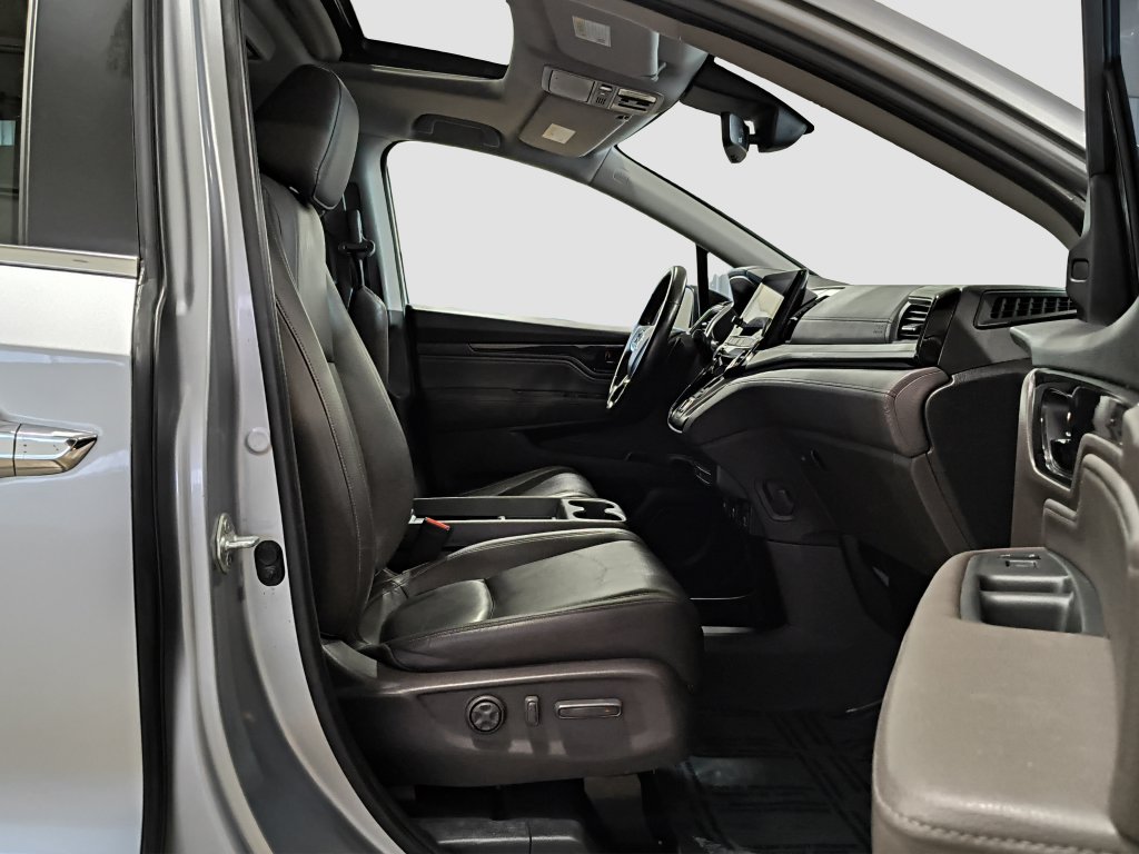 Photo 10 of this Honda Odyssey