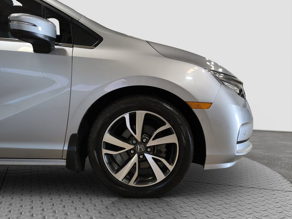 Photo 14 of this Honda Odyssey
