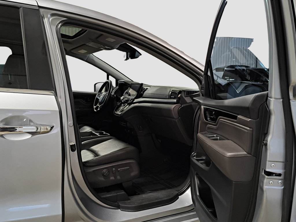 Photo 23 of this Honda Odyssey