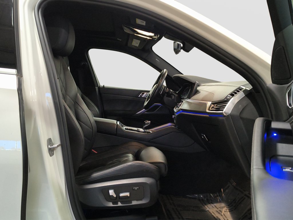 Photo 9 of this BMW X6