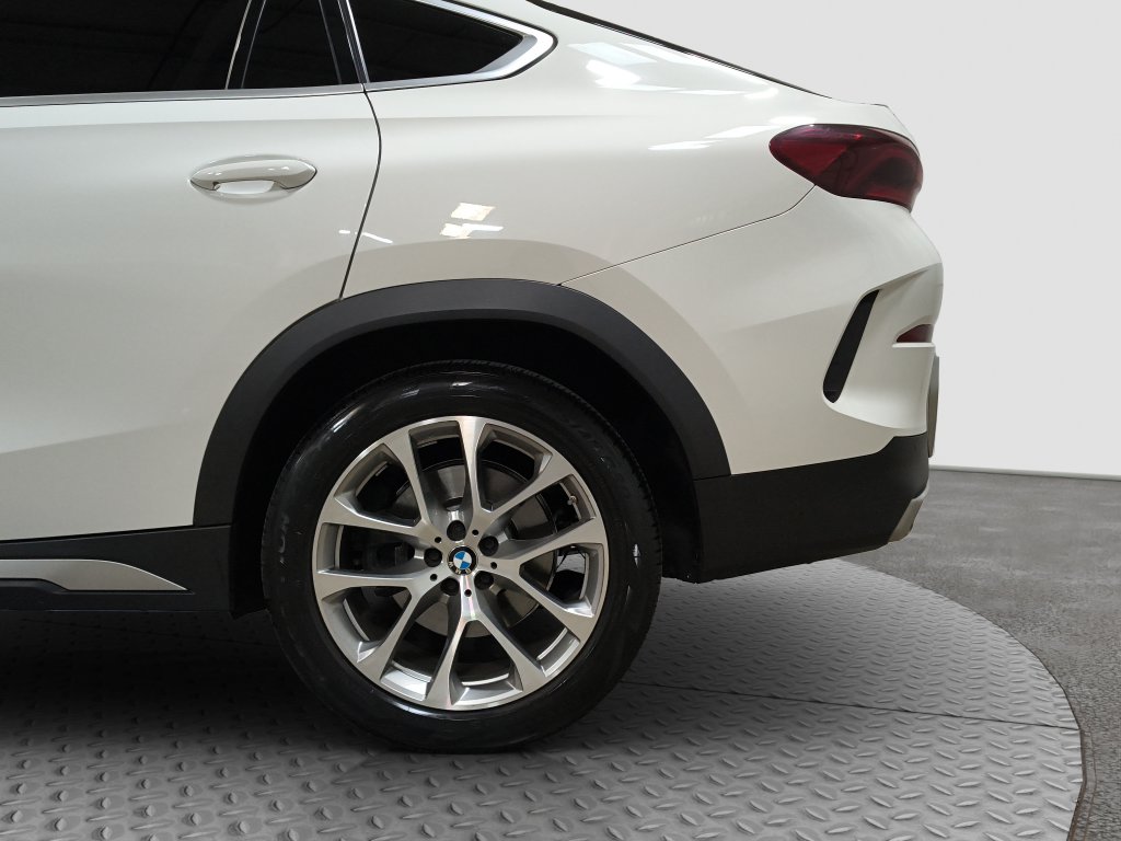 Photo 18 of this BMW X6