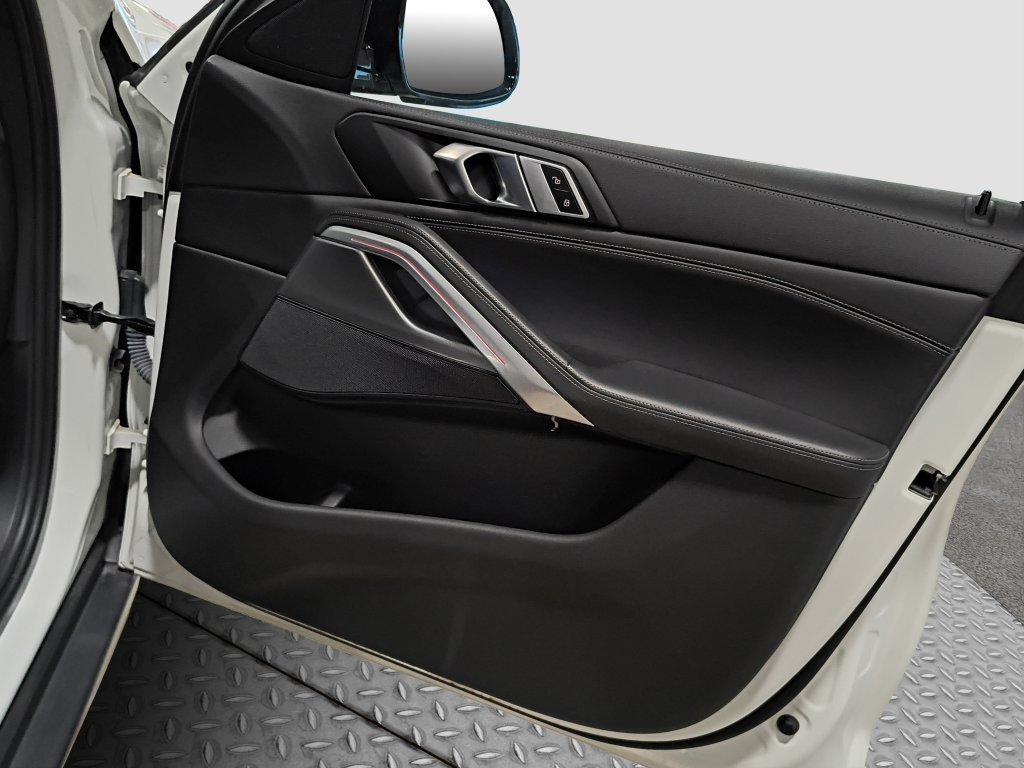 Photo 24 of this BMW X6