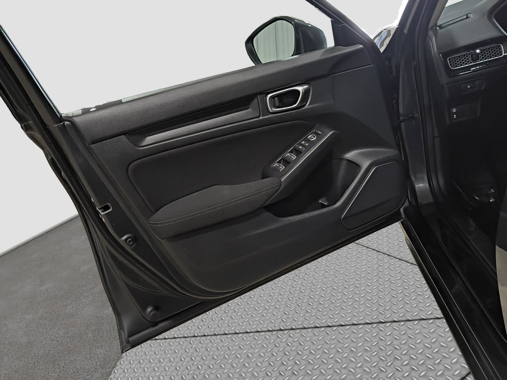 Photo 21 of this Honda Civic Hatchback