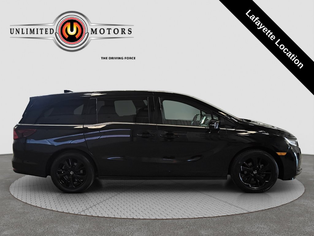 Photo 2 of this Honda Odyssey