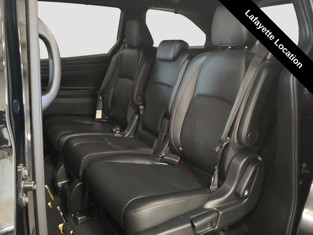 Photo 9 of this Honda Odyssey