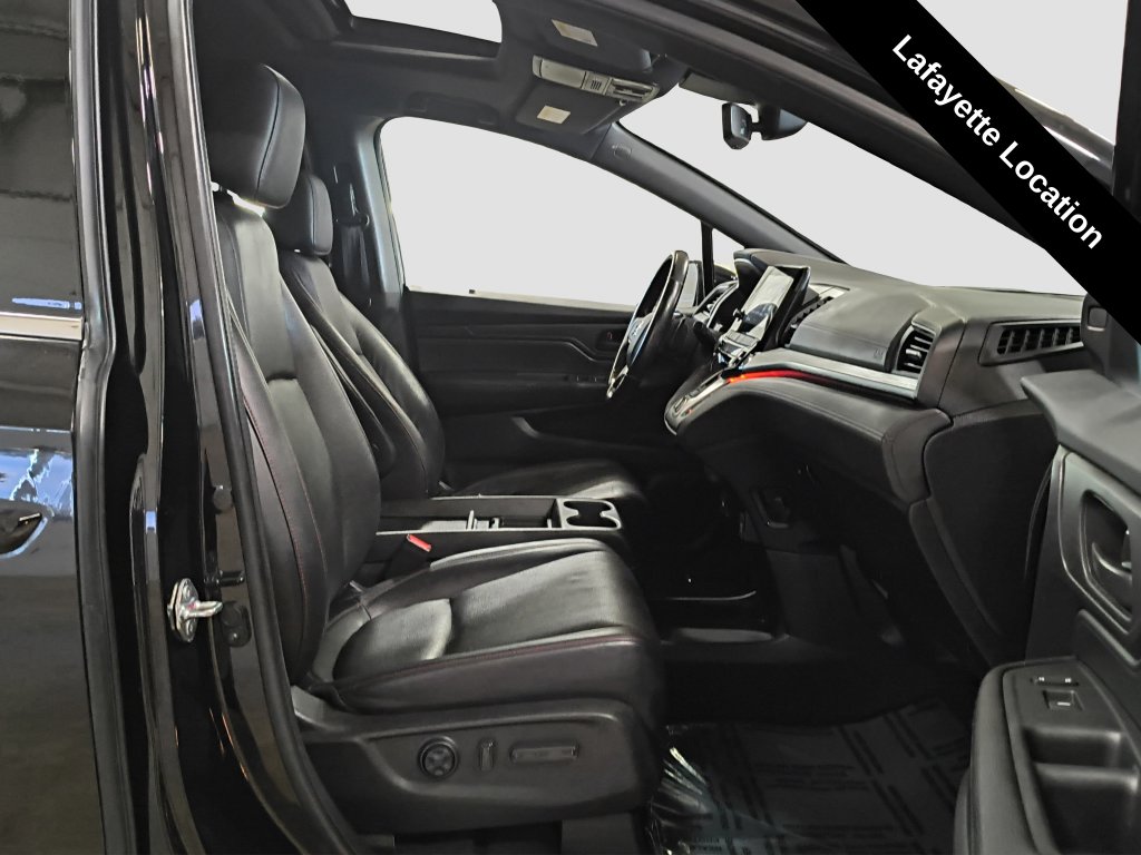 Photo 10 of this Honda Odyssey