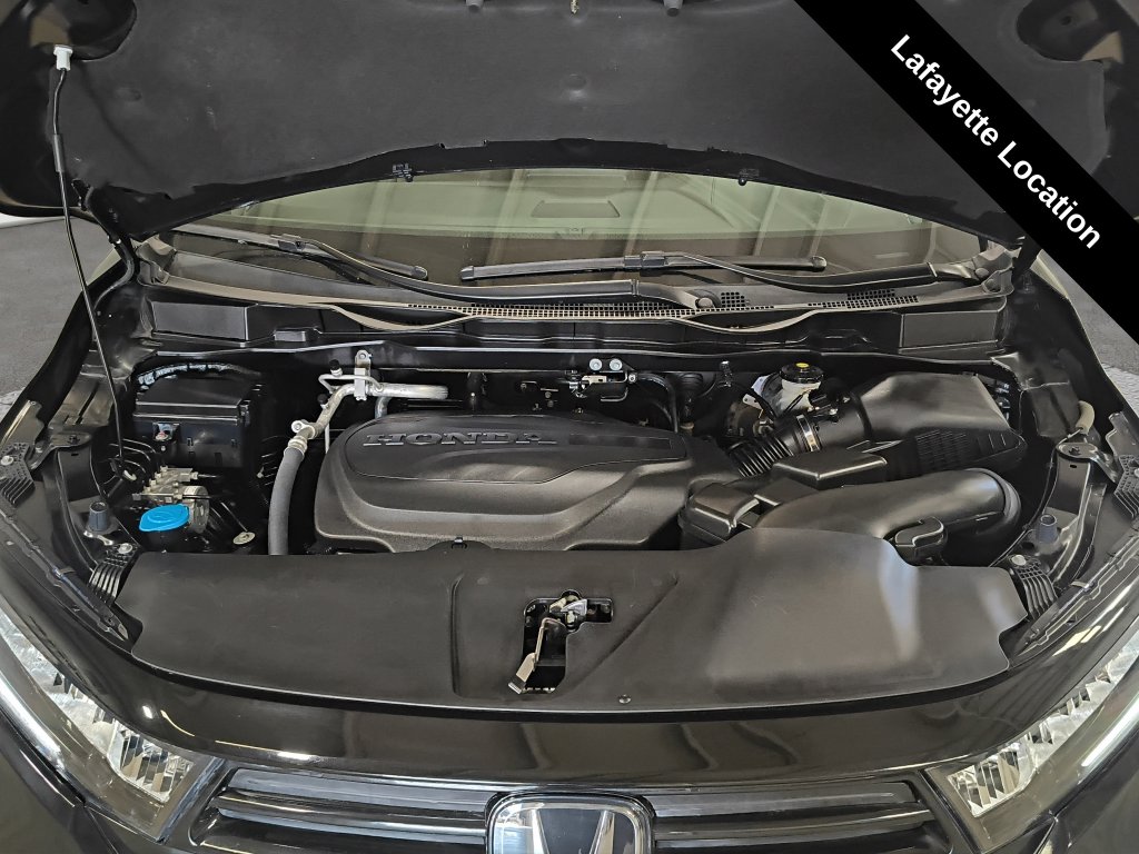 Photo 14 of this Honda Odyssey