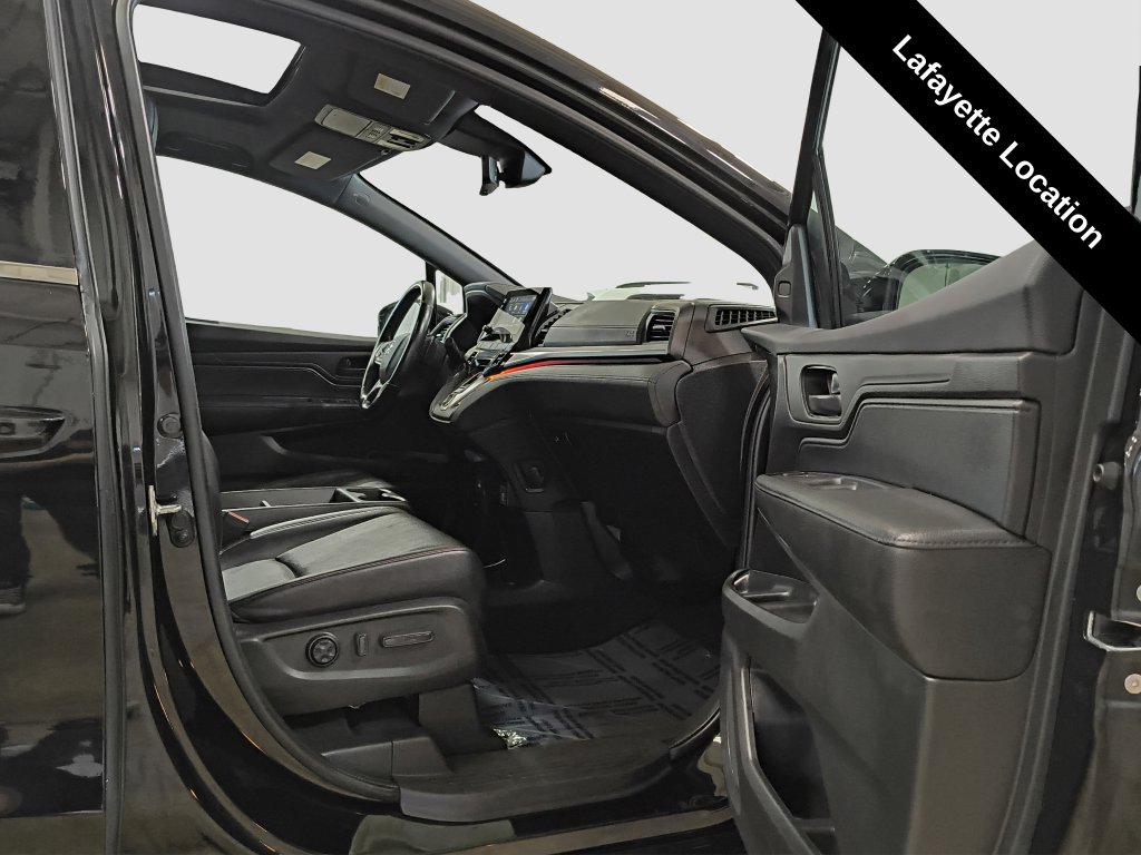 Photo 15 of this Honda Odyssey