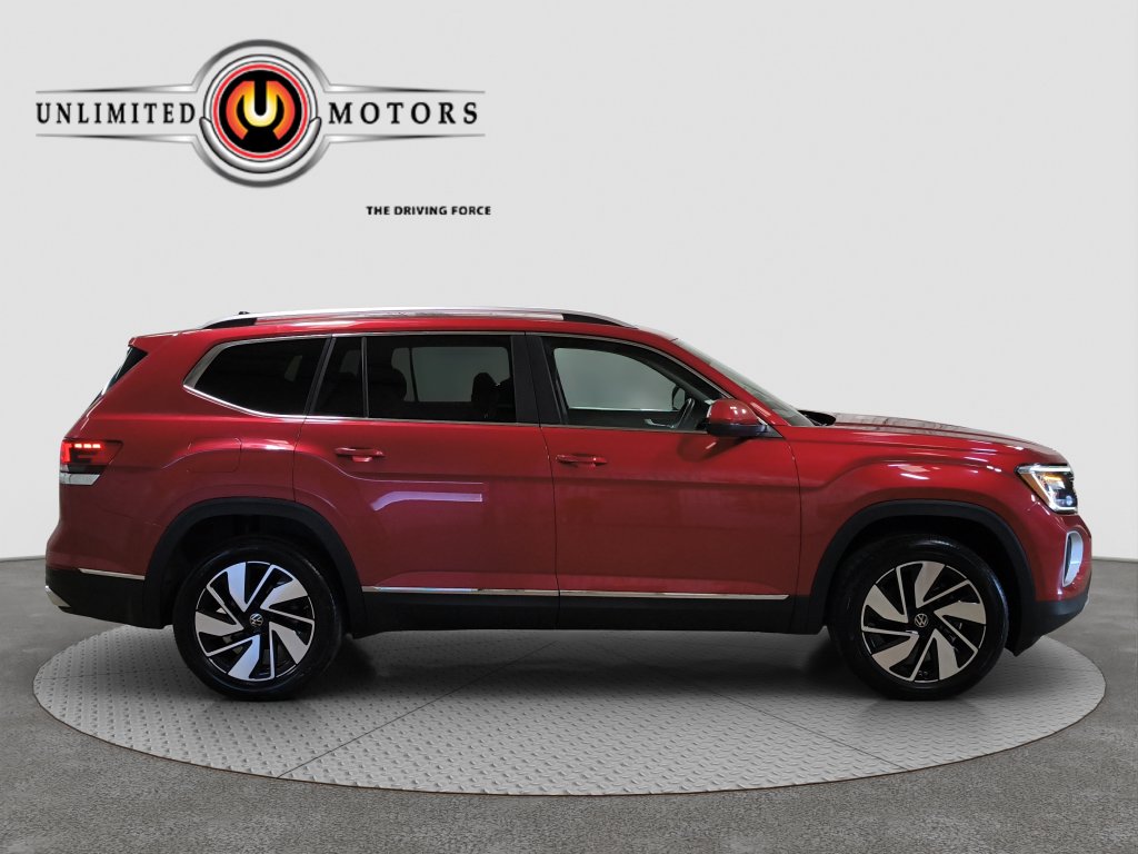 Photo 2 of this Volkswagen Atlas