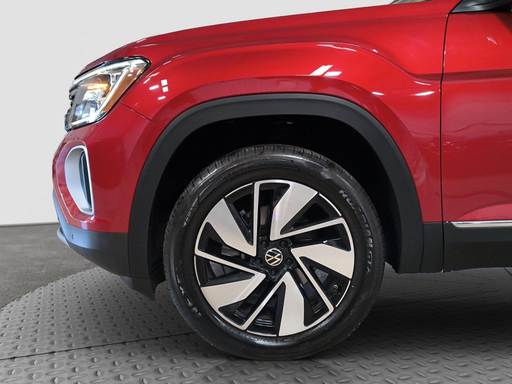 Photo 21 of this Volkswagen Atlas