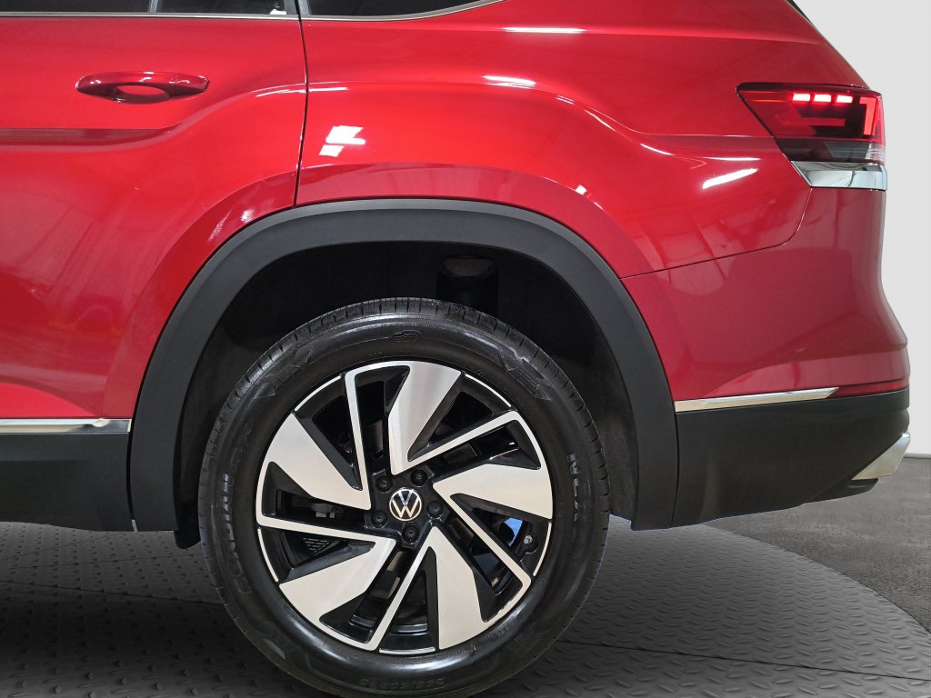Photo 22 of this Volkswagen Atlas
