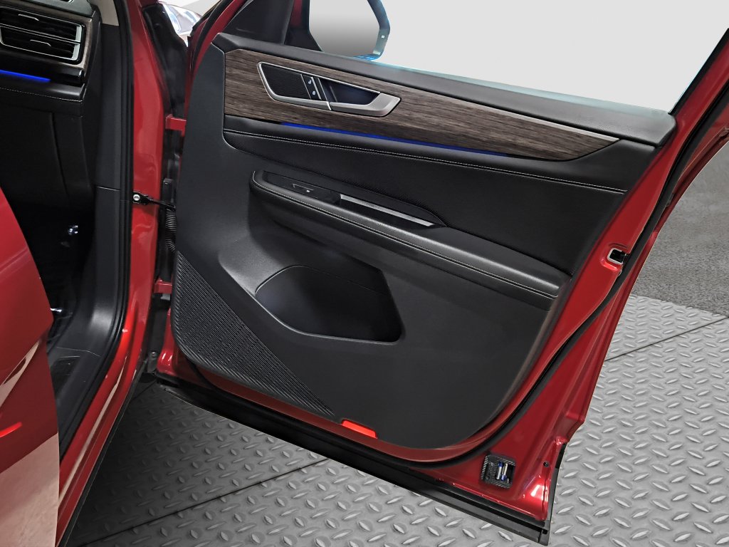 Photo 28 of this Volkswagen Atlas