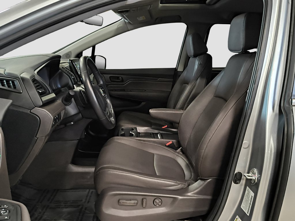 Photo 8 of this Honda Odyssey