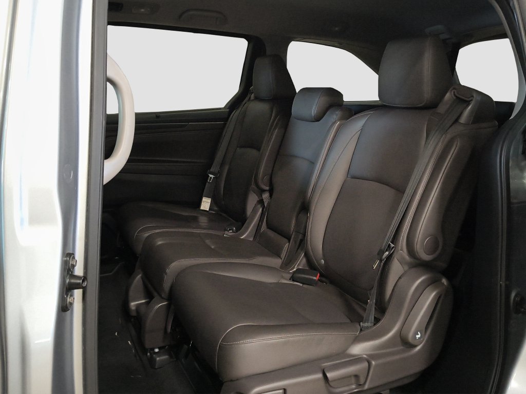Photo 9 of this Honda Odyssey