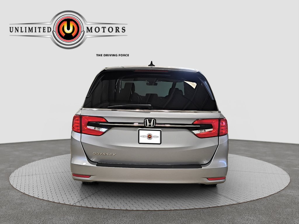 Photo 22 of this Honda Odyssey