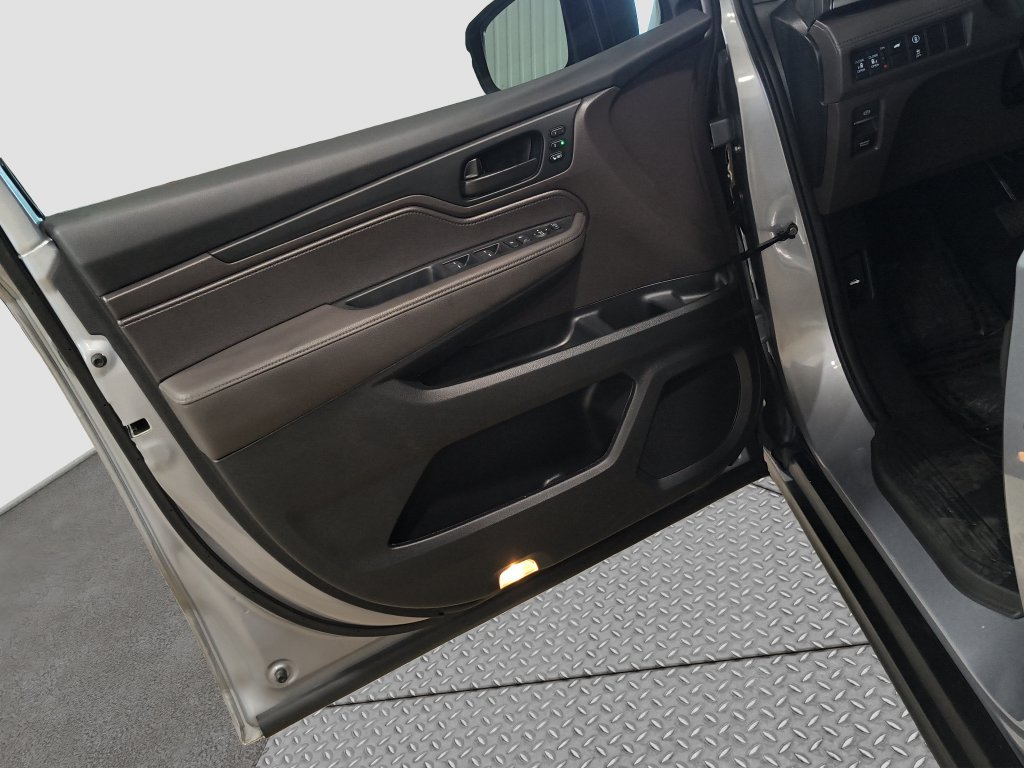 Photo 25 of this Honda Odyssey