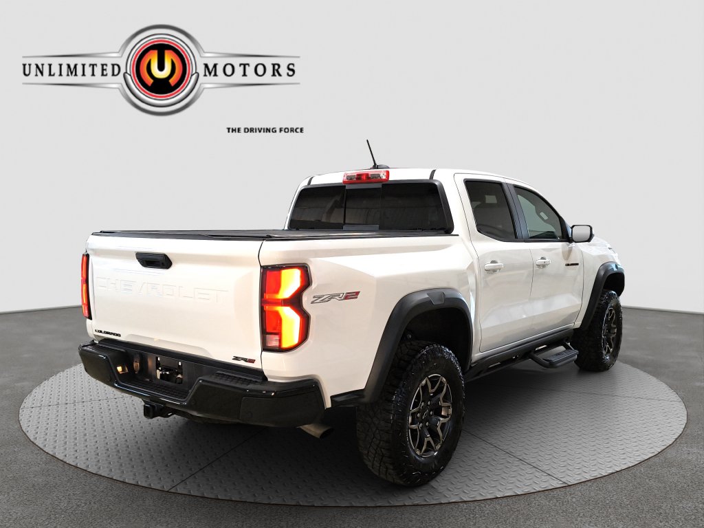 Photo 3 of this Chevrolet Colorado