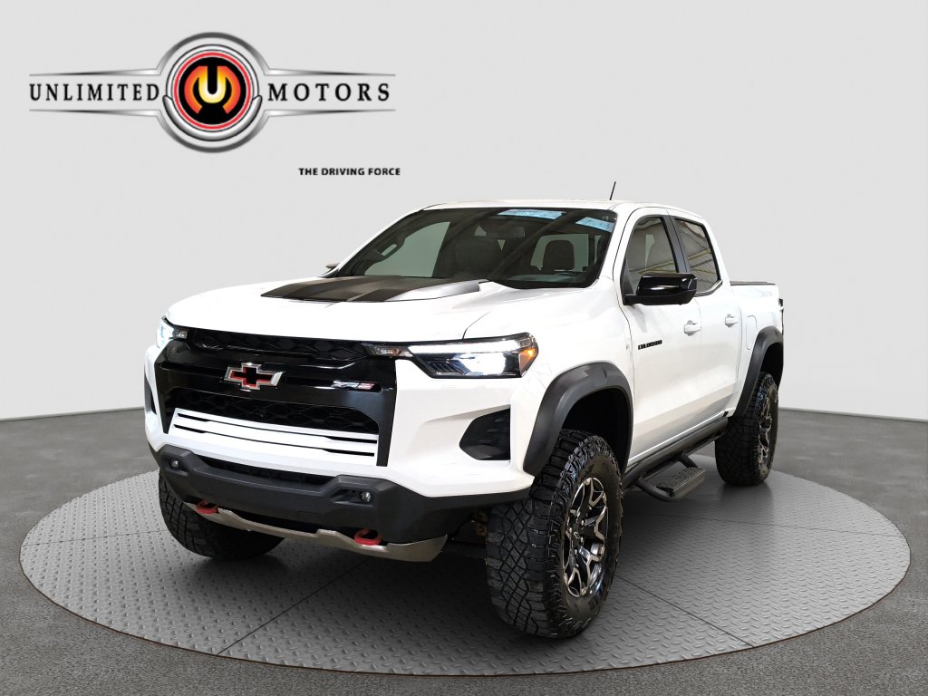 Photo 5 of this Chevrolet Colorado