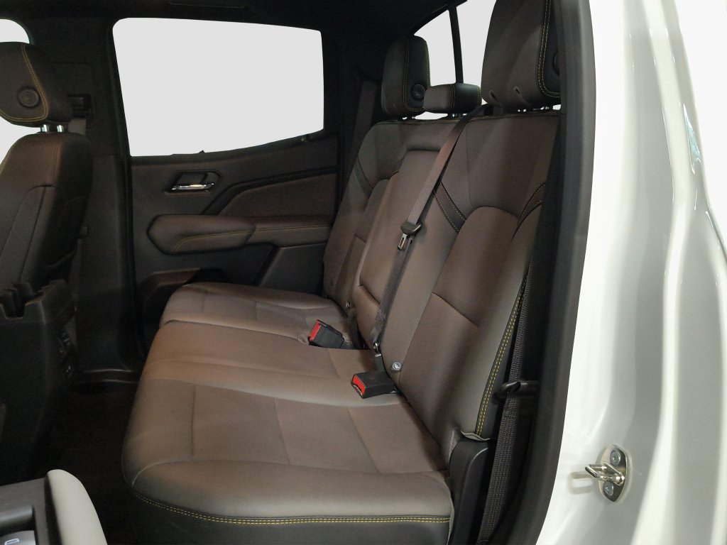 Photo 14 of this Chevrolet Colorado