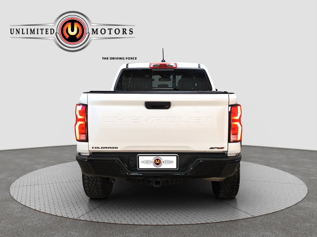 Photo 16 of this Chevrolet Colorado