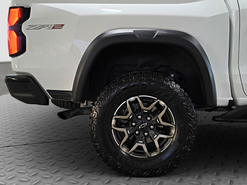 Photo 17 of this Chevrolet Colorado