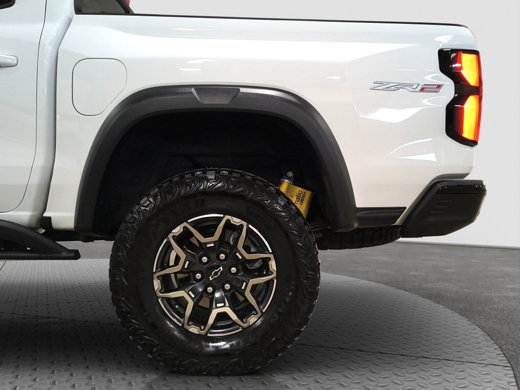 Photo 33 of this Chevrolet Colorado