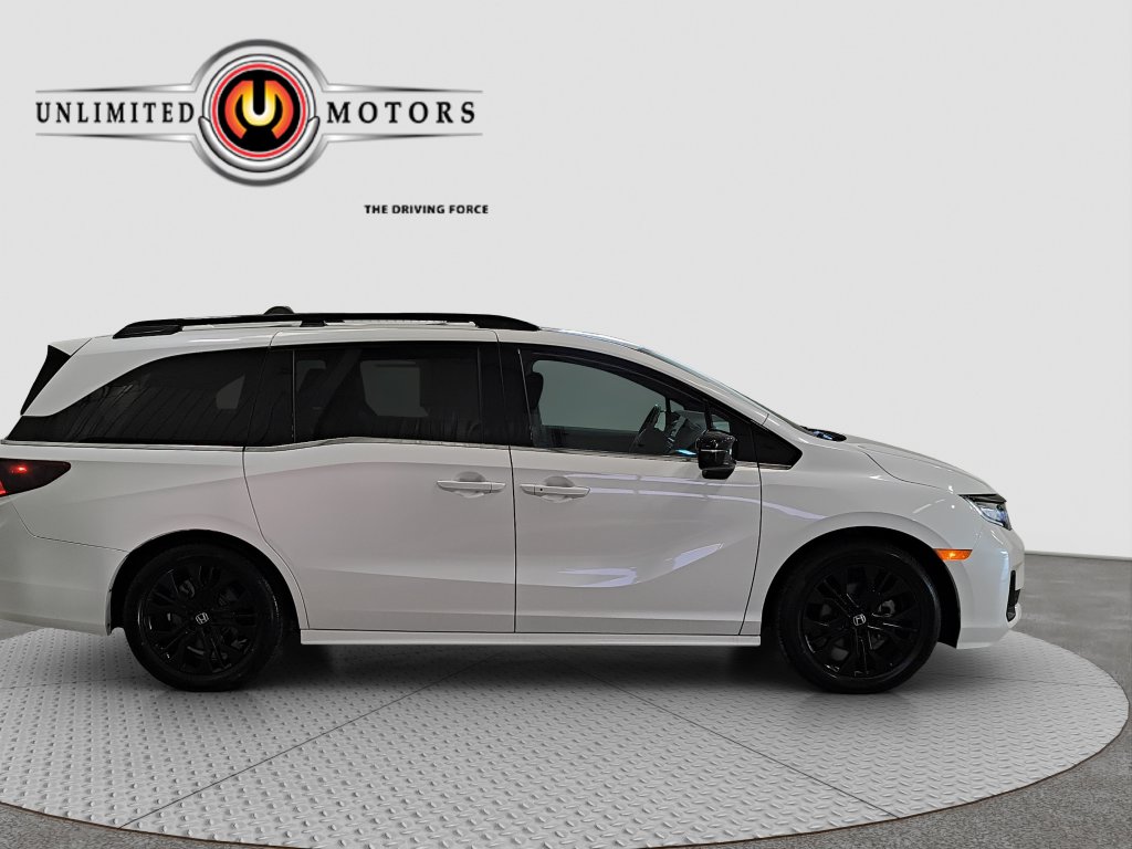 Photo 2 of this Honda Odyssey