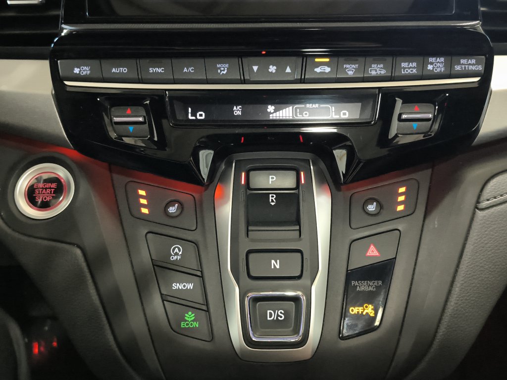 Photo 7 of this Honda Odyssey