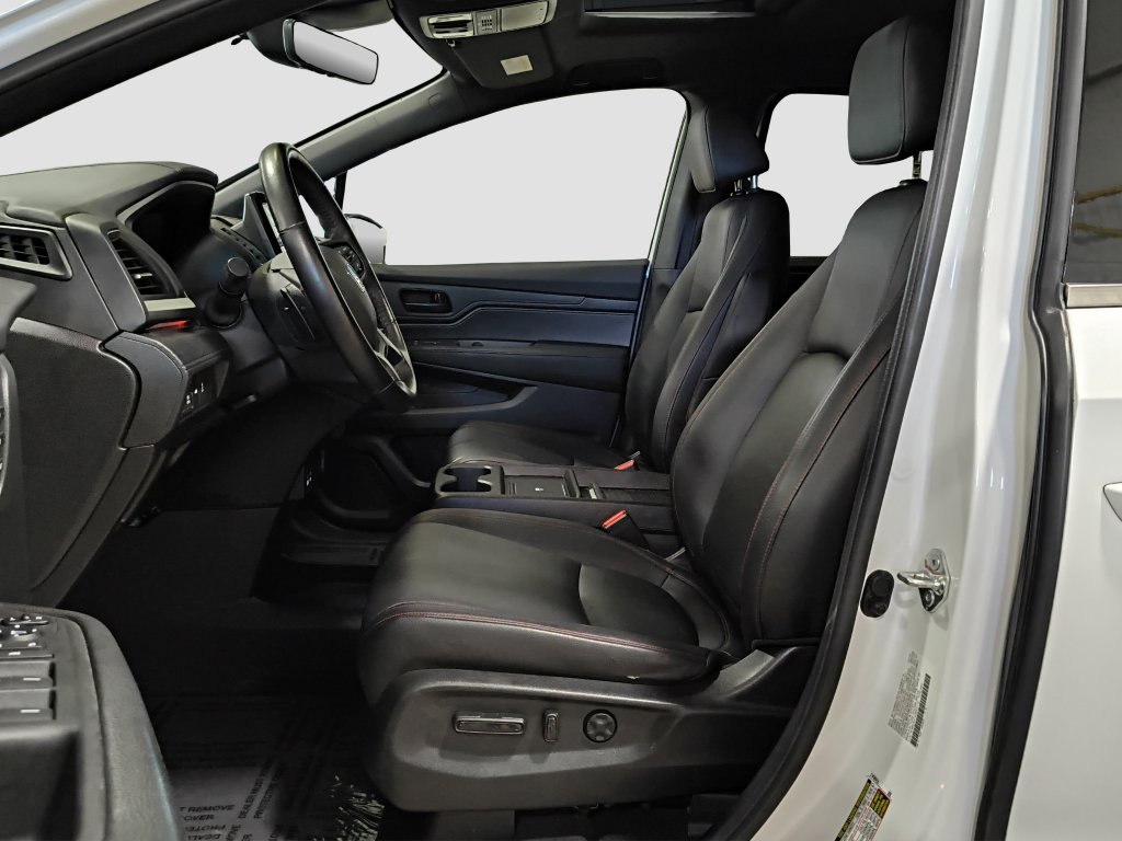 Photo 8 of this Honda Odyssey