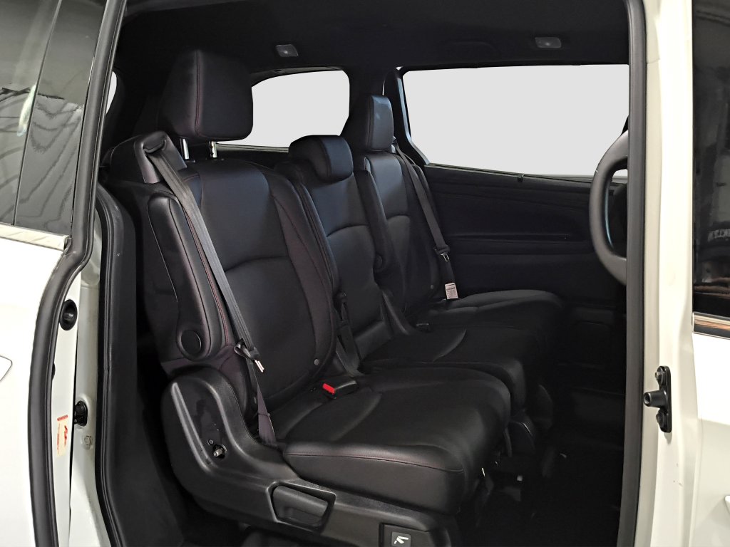 Photo 10 of this Honda Odyssey