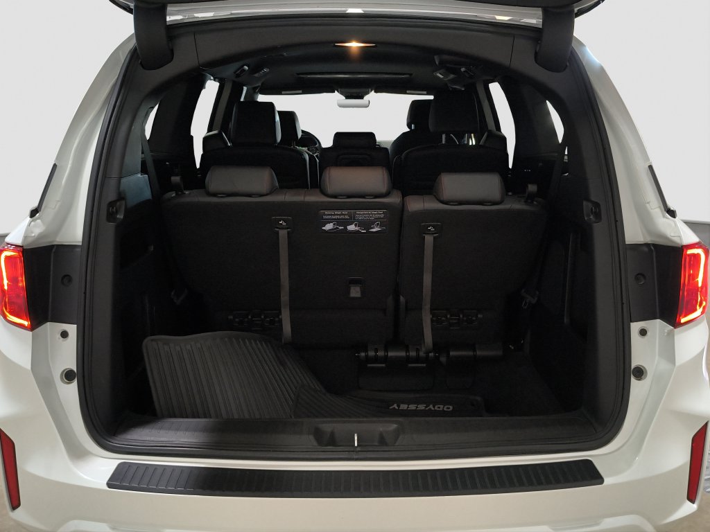 Photo 21 of this Honda Odyssey