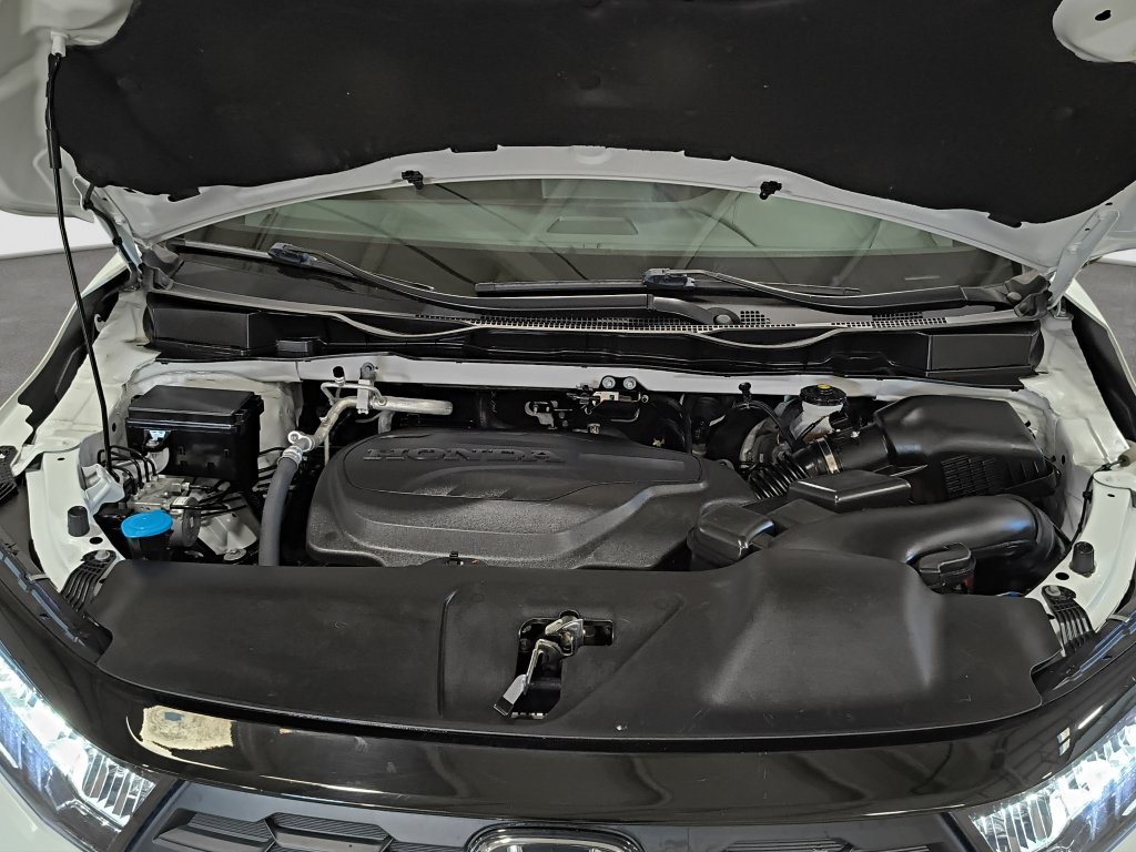 Photo 22 of this Honda Odyssey