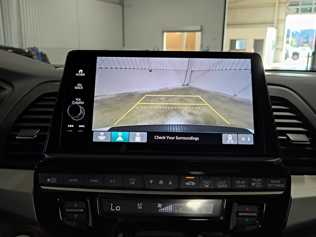 Photo 6 of this Honda Odyssey
