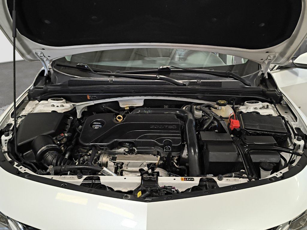 Photo 24 of this Chevrolet Malibu
