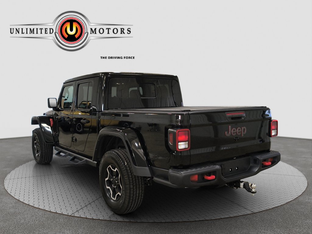 Photo 3 of this Jeep Gladiator