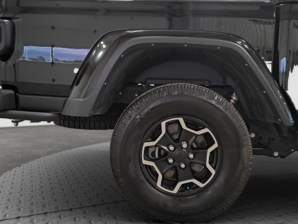 Photo 16 of this Jeep Gladiator
