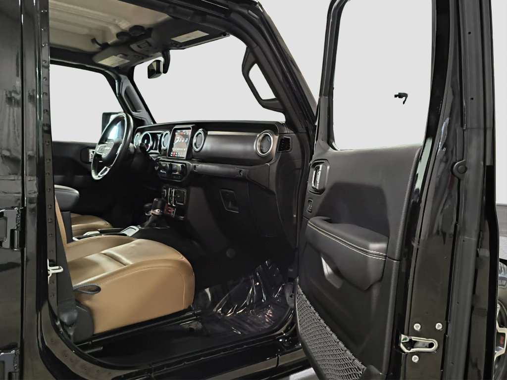 Photo 23 of this Jeep Gladiator