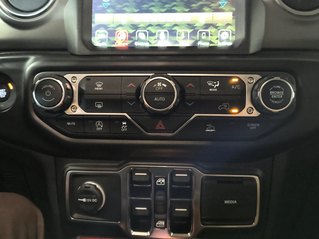 Photo 26 of this Jeep Gladiator