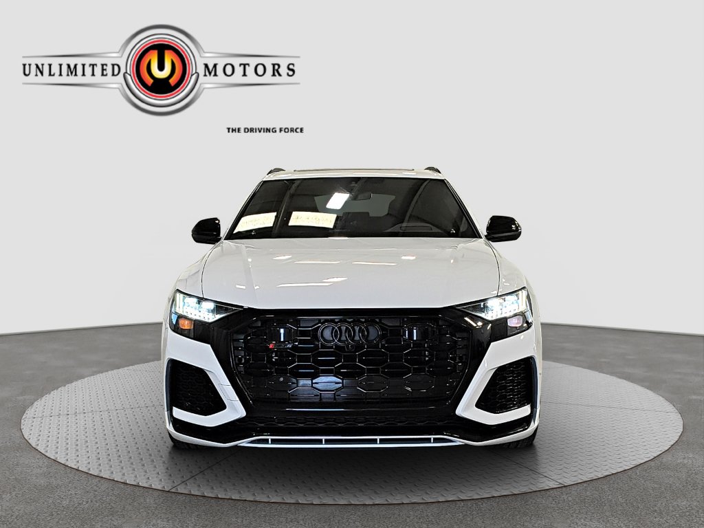 Photo 18 of this Audi RS Q8