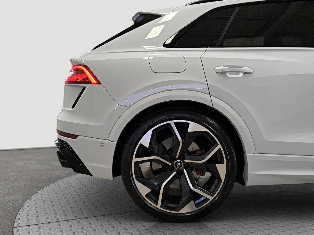 Photo 22 of this Audi RS Q8