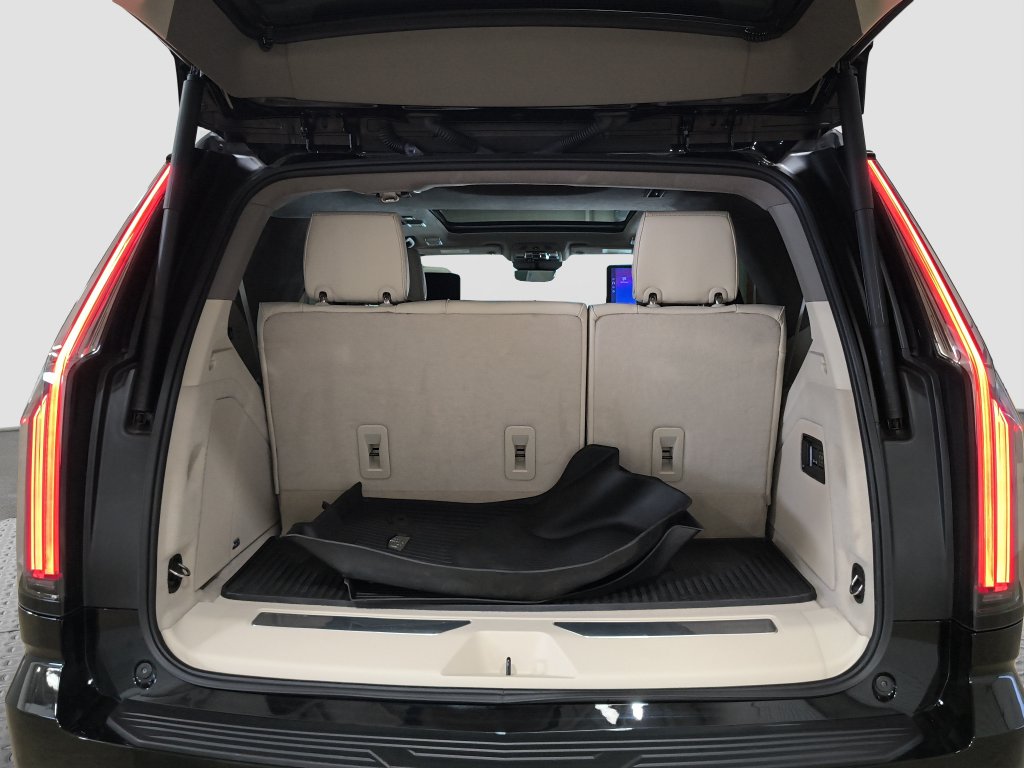 Photo 17 of this Cadillac Escalade