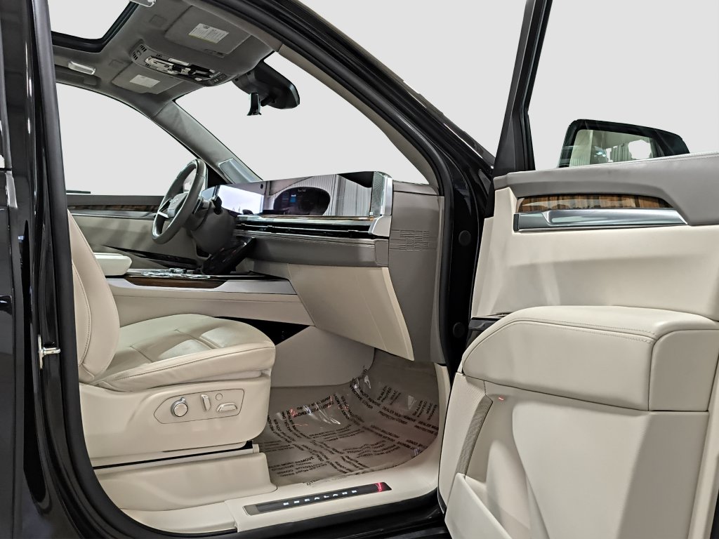 Photo 19 of this Cadillac Escalade