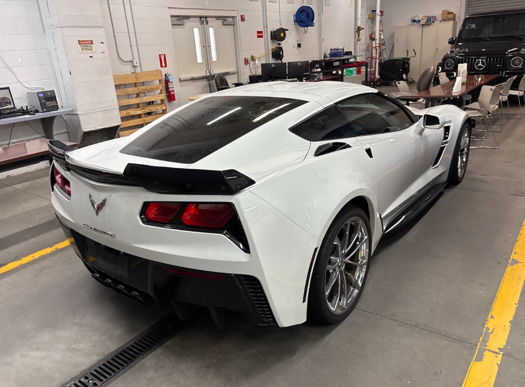 Photo 5 of this Chevrolet Corvette