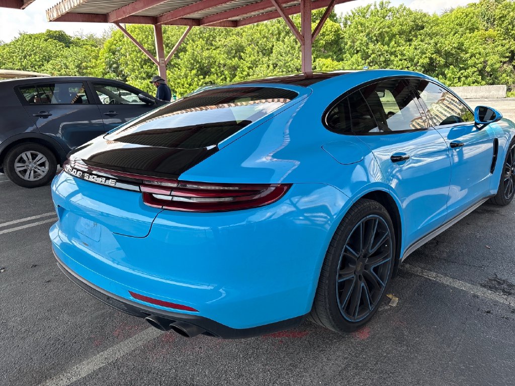 Photo 5 of this Porsche Panamera