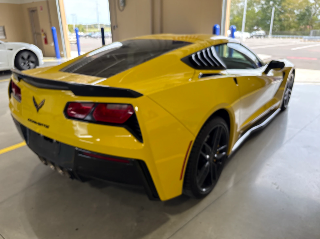 Photo 6 of this Chevrolet Corvette