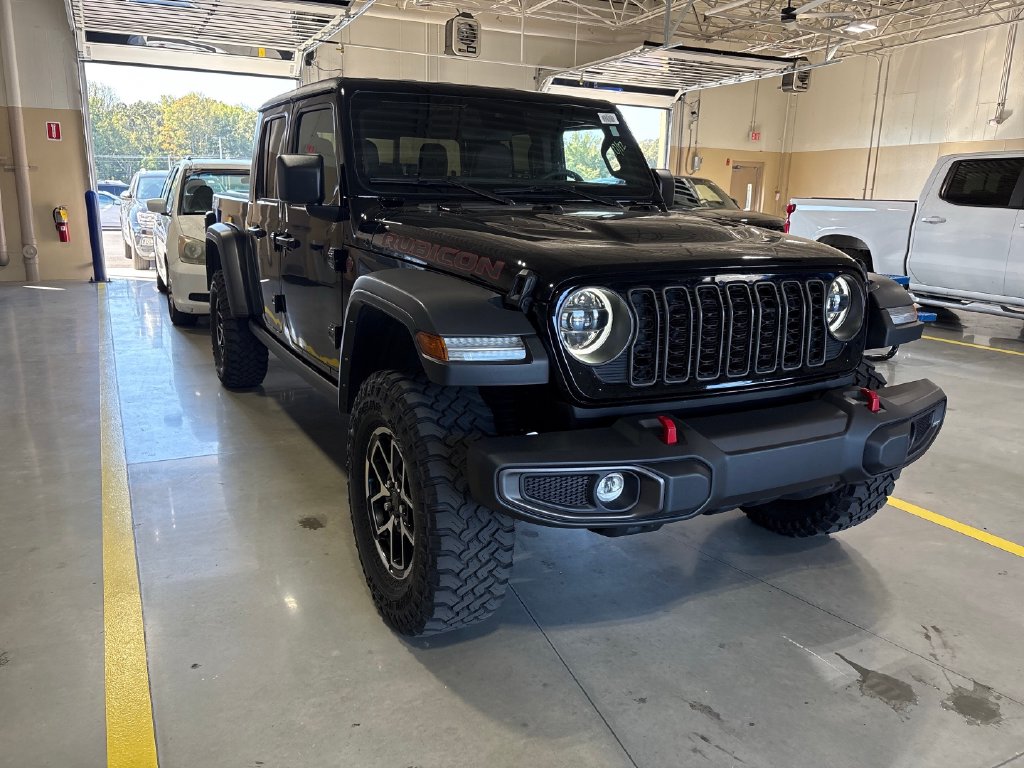 Photo 3 of this Jeep Gladiator